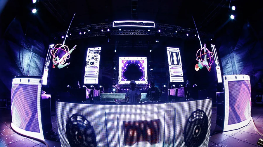 The Life in Color Paint Factory gallery image 30