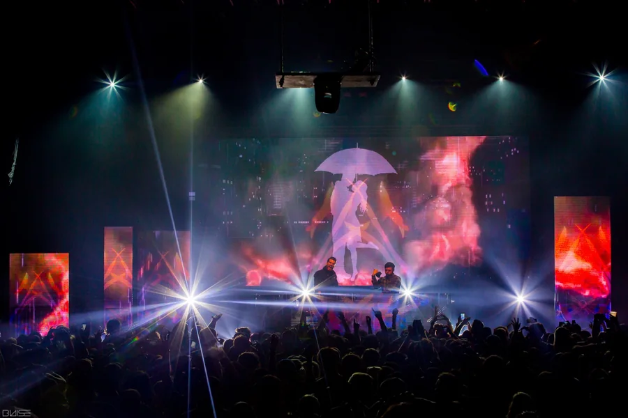 Adventure Club When Darkness Falls movable LED cityscape stage