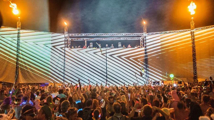 Apex Colosseum – Burning Man festival visuals project by MELT EVERYTHING