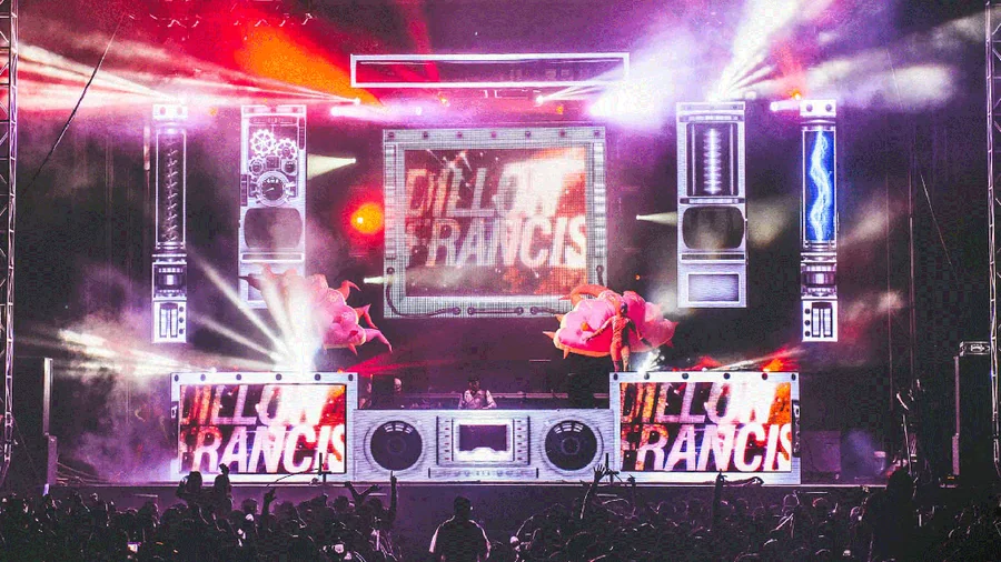 Life in Color Tour - recovered Life in Color World Tour | Paint Factory 2015 image 4