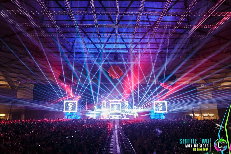 Life in Color Tour - recovered Life in Color World Tour | Paint Factory 2015 image 5