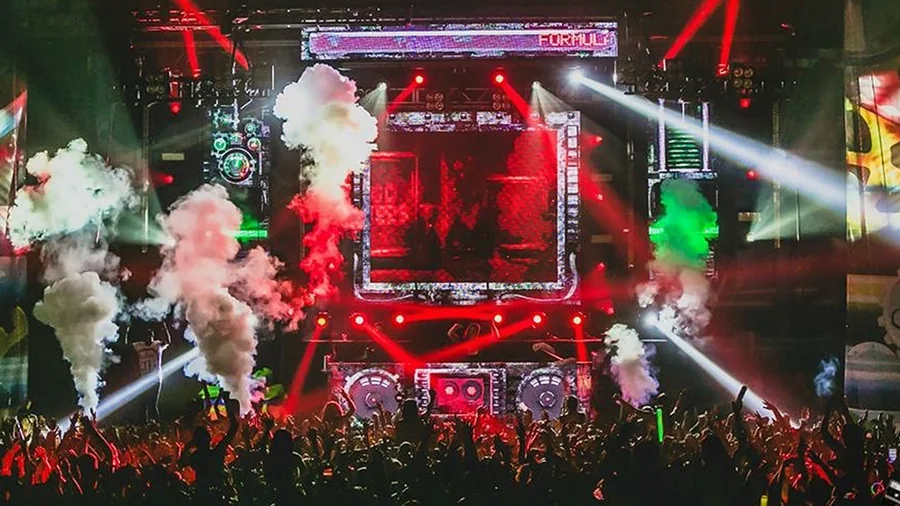Life in Color Tour - recovered Life in Color World Tour | Paint Factory 2015 image 6