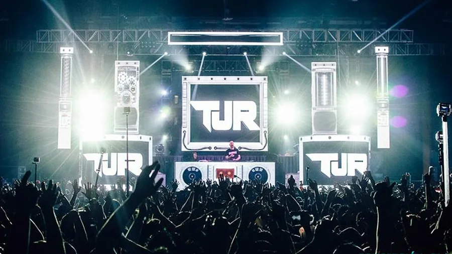 Life in Color Tour - recovered Life in Color World Tour | Paint Factory 2015 image 10