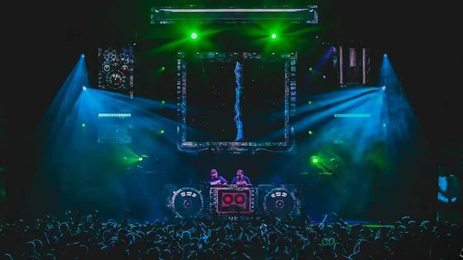 Life in Color Tour - recovered Life in Color World Tour | Paint Factory 2015 image 18