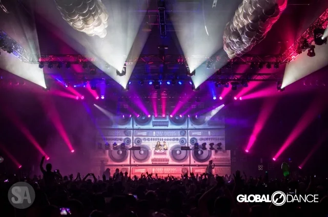 Global Dance Festival festival visuals gallery image 1