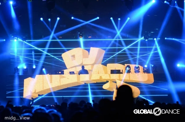 Global Dance Festival festival visuals gallery image 9