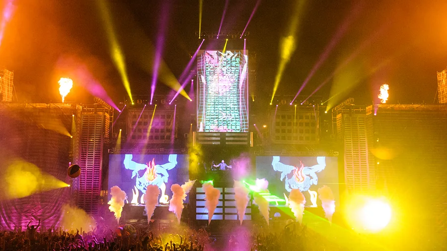 Life in Color festival visuals, stage design and fabrication, stage design and fabrication, festival visuals, festival visuals, stage design and fabrication, vj & show operation gallery image 9