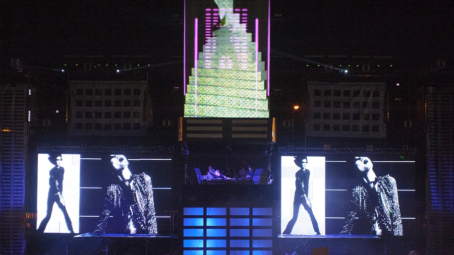 Life in Color festival visuals, stage design and fabrication, stage design and fabrication, festival visuals, festival visuals, stage design and fabrication, vj & show operation gallery image 11