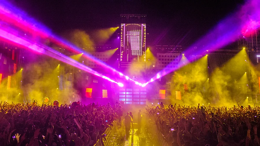 Life in Color Miami main stage with skyline-inspired mapped visuals
