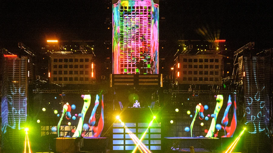 Life in Color festival visuals, stage design and fabrication, stage design and fabrication, festival visuals, festival visuals, stage design and fabrication, vj & show operation gallery image 2
