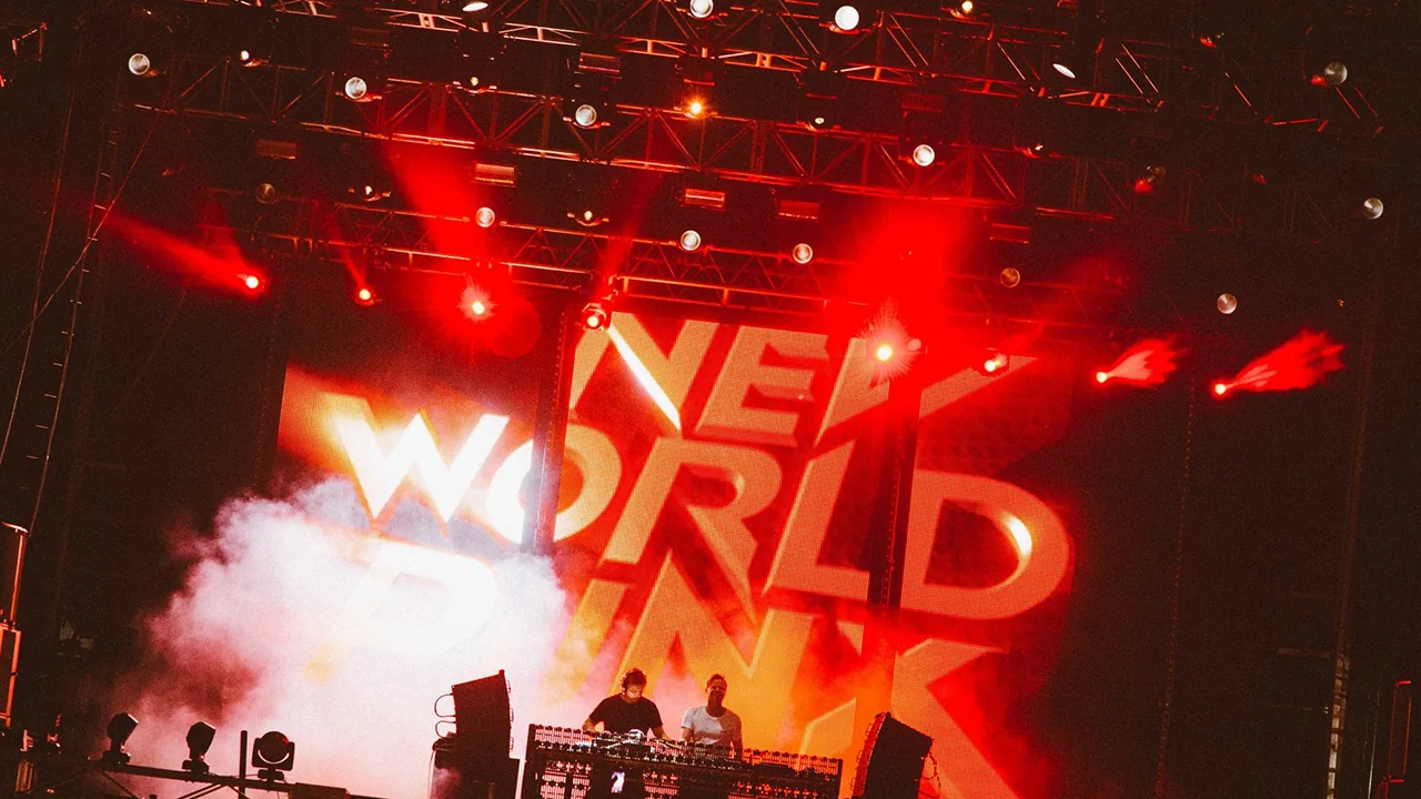 New World Punx artist visuals project by MELT EVERYTHING