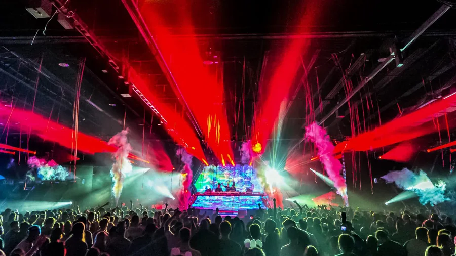 Reaction New Years Eve festival visuals, vj & show operation gallery image 2