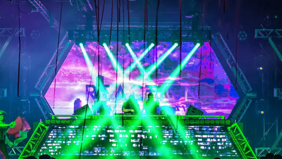 Reaction New Years Eve festival visuals, vj & show operation gallery image 7