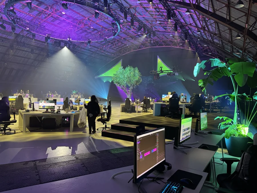 Riot Games Tree Mapping projection mapping project by MELT EVERYTHING