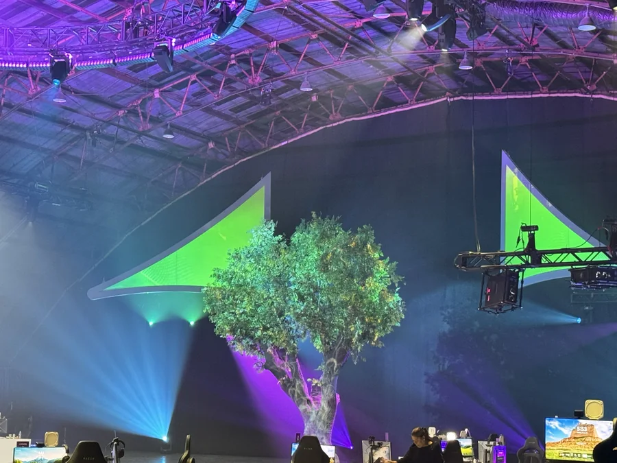 Riot Games Tree Mapping projection mapping, broadcast scenic & immersive environments gallery image 3