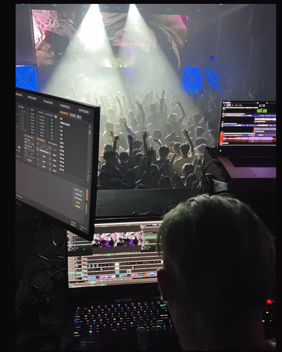 VALORANT Premiere Party live visuals project by MELT EVERYTHING