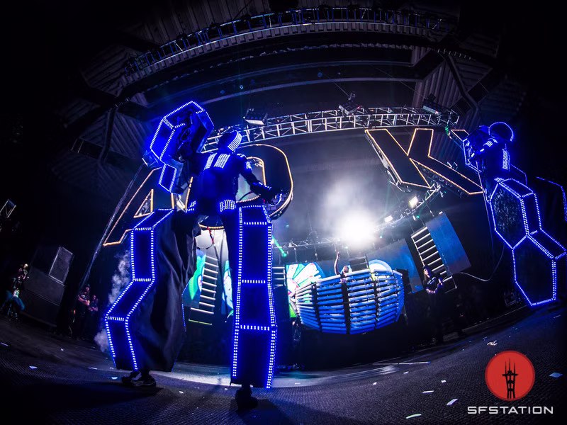 Wide front view of the Aokify America hexagonal scenic frames and central video booth